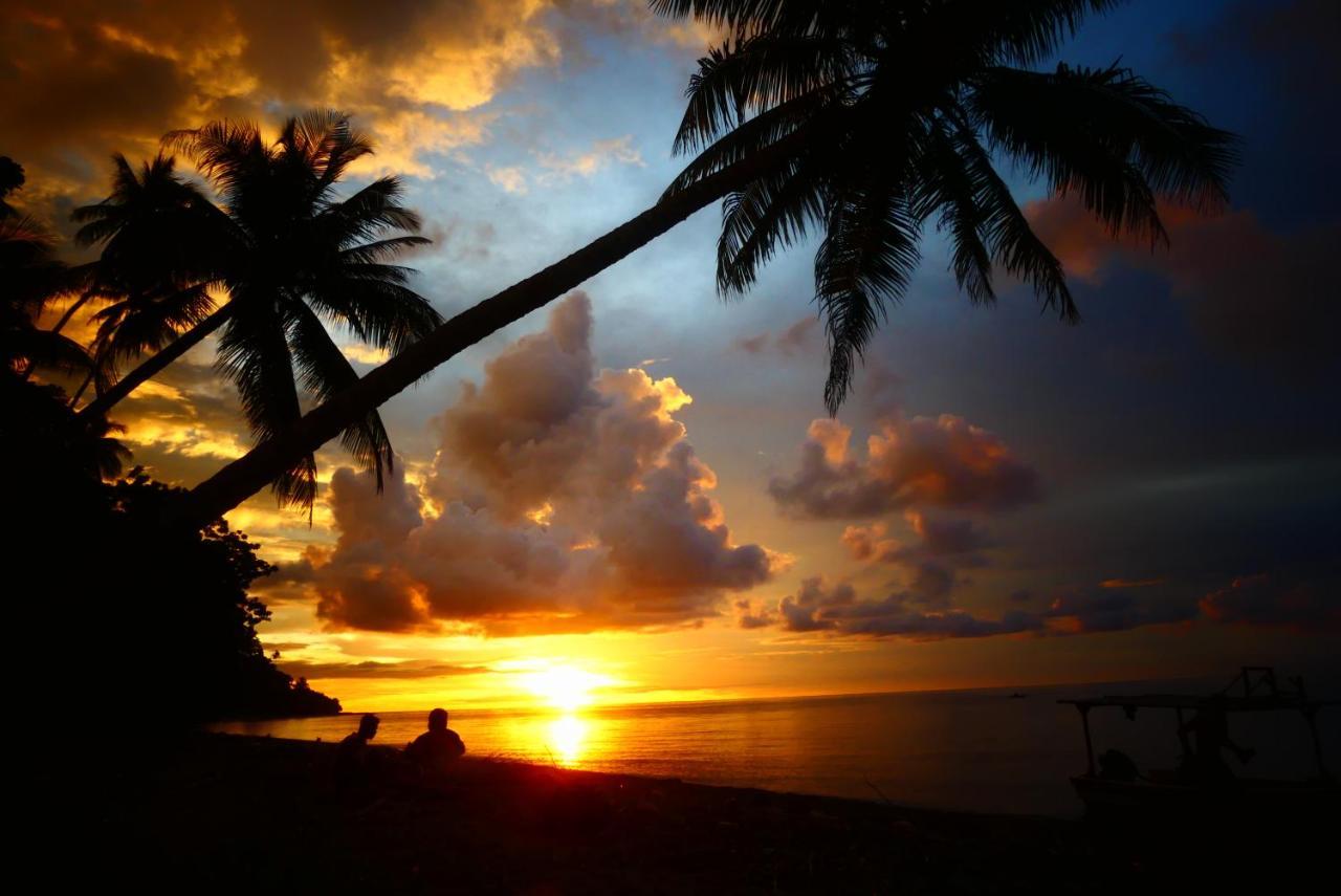 Sanctum Una Una Eco Dive Resort Pulau Unauna ภายนอก รูปภาพ