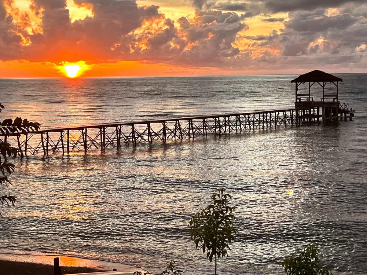 Sanctum Una Una Eco Dive Resort Pulau Unauna ภายนอก รูปภาพ