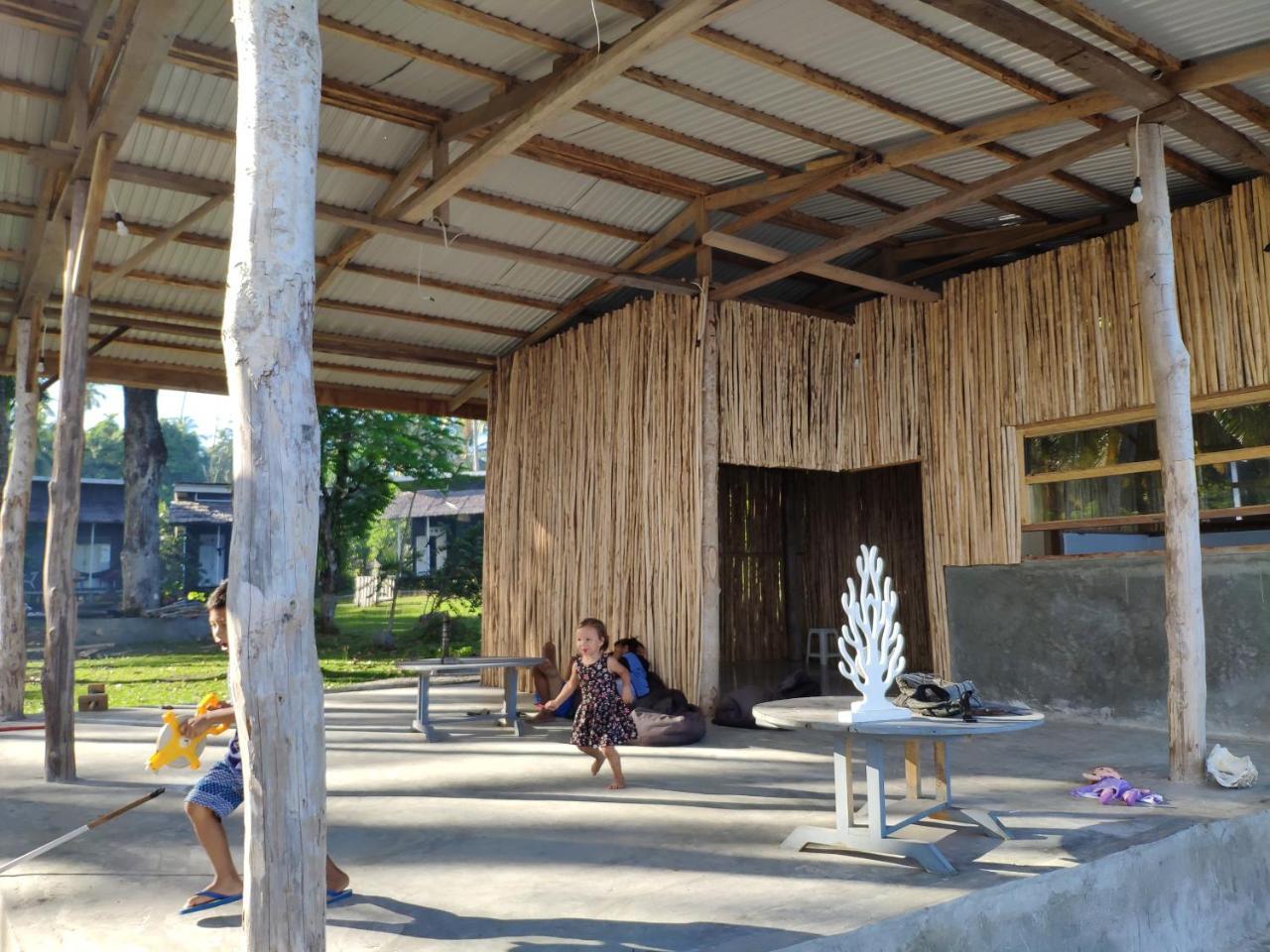 Sanctum Una Una Eco Dive Resort Pulau Unauna ภายนอก รูปภาพ